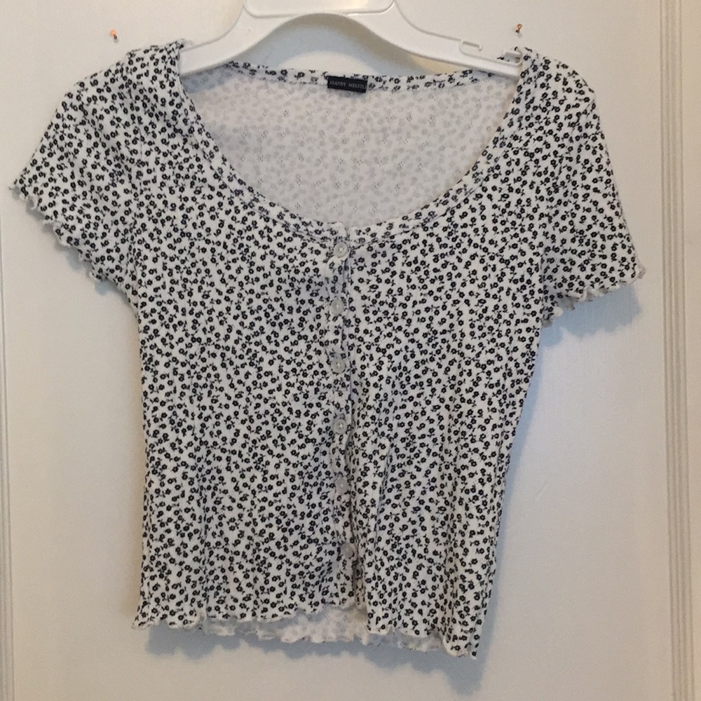 🦋brandy Melville flower shirt🦋